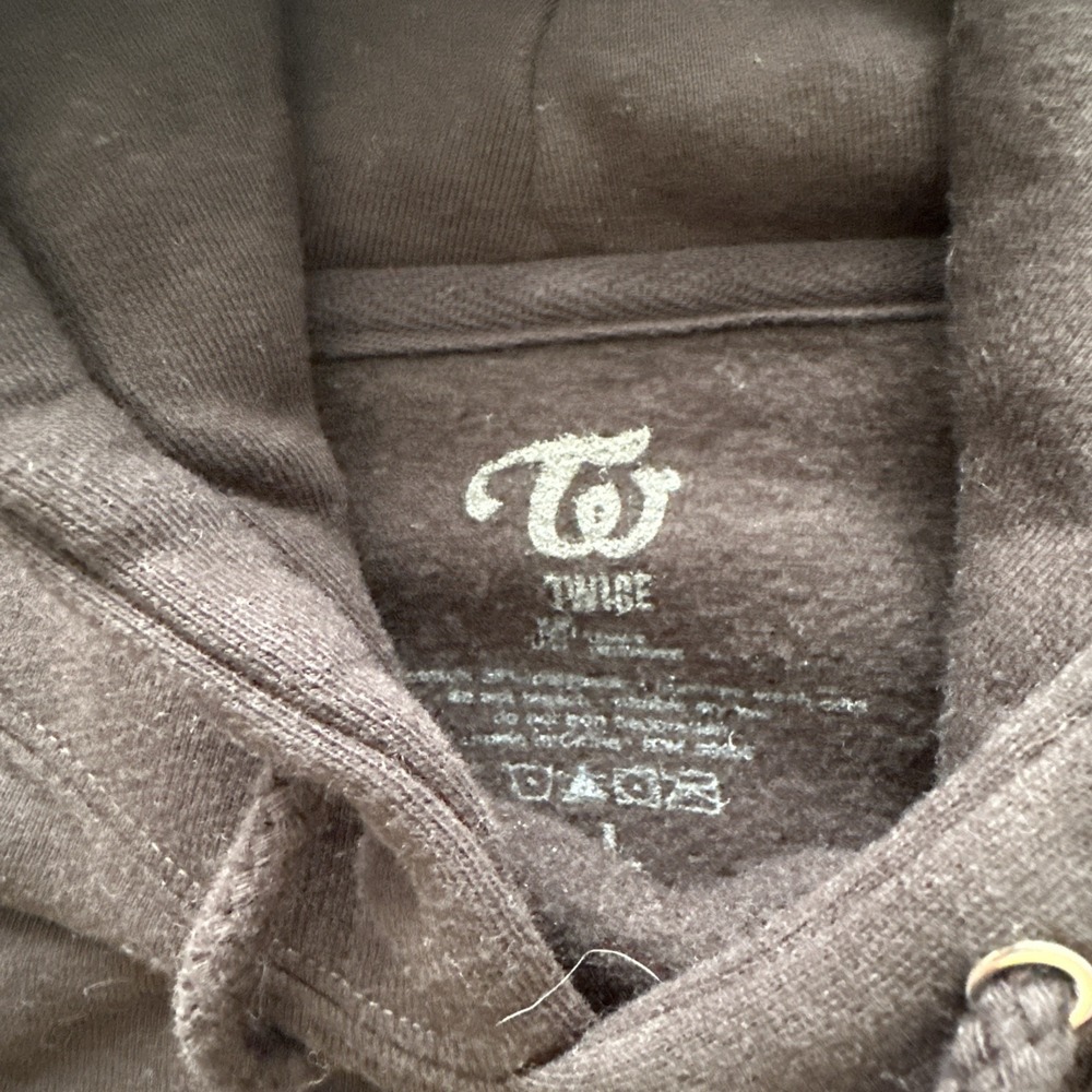 OFFICIAL TWICE 5TH WORLD TOUR MERCH - BLACK AND PINK HEART HOODIE SIZE LARGE JYP - Picture 3 of 7